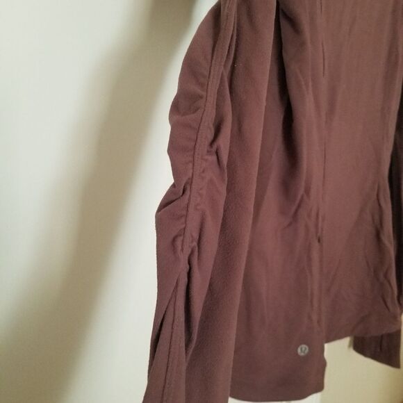 Lululemon Long Sleeve shirt - Picture 3 of 6